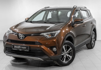Подержанный автомобиль Toyota RAV4 2016 года (1 фото)