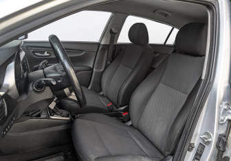 Подержанный автомобиль Kia Rio Hatchback 2021 года (19 фото)