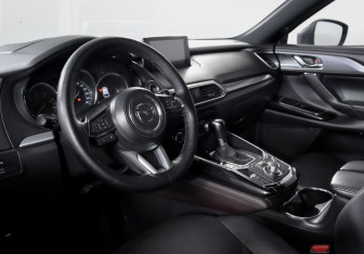 Подержанный автомобиль Mazda CX-9 2018 года (6 фото)