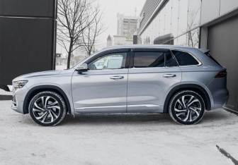 Подержанный автомобиль Geely Monjaro 2023 года (8 фото)