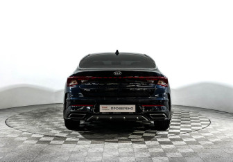 Подержанный автомобиль Kia K5 2020 года (6 фото)