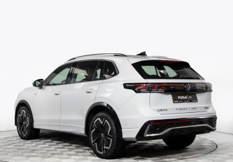 Подержанный автомобиль Volkswagen Tiguan 2024 года (5 фото)