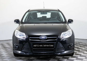 Подержанный автомобиль Ford Focus Hatchback 2014 года (2 фото)