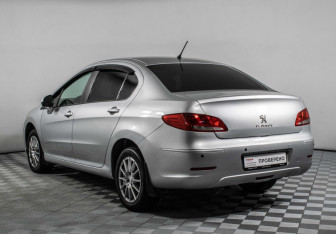 Подержанный автомобиль Peugeot 408 2013 года (7 фото)