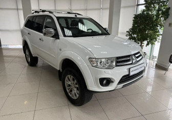 Подержанный автомобиль Mitsubishi Pajero Sport 2013 года (3 фото)