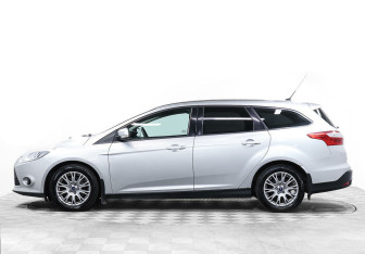 Подержанный автомобиль Ford Focus Wagon 2013 года (3 фото)