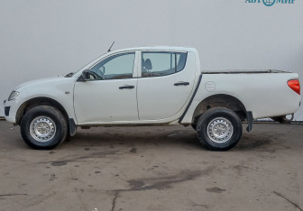 Подержанный автомобиль Mitsubishi L200 2013 года (8 фото)