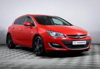 Подержанный автомобиль Opel Astra Hatchback 2013 года (3 фото)