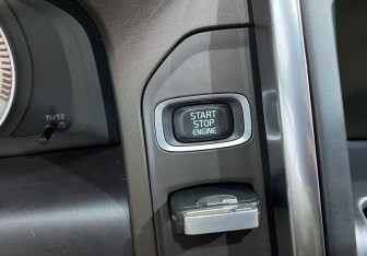 Подержанный автомобиль Volvo XC60 2011 года (16 фото)