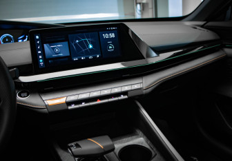 Подержанный автомобиль Changan UNI-V 2024 года (21 фото)