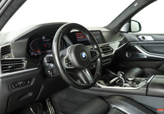 Подержанный автомобиль BMW X7 2020 года (13 фото)