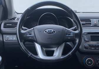 Подержанный автомобиль Kia Rio Hatchback 2014 года (12 фото)