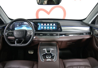 Подержанный автомобиль Chery Tiggo 8 Pro Max 2023 года (8 фото)