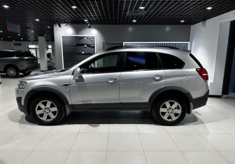 Подержанный автомобиль Chevrolet Captiva 2014 года (2 фото)