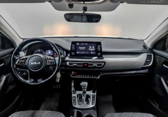 Подержанный автомобиль Kia Seltos 2022 года (14 фото)