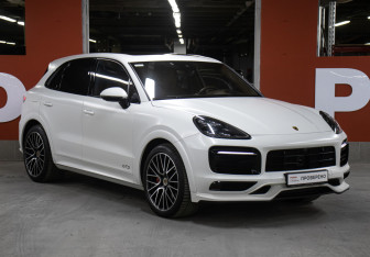 Подержанный автомобиль Porsche Cayenne 2021 года (3 фото)