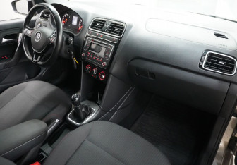 Подержанный автомобиль Volkswagen Polo Sedan 2018 года (11 фото)