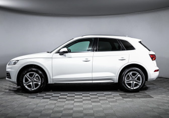 Подержанный автомобиль Audi Q5 2019 года (8 фото)