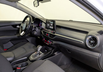 Подержанный автомобиль Kia Cerato Sedan 2020 года (11 фото)