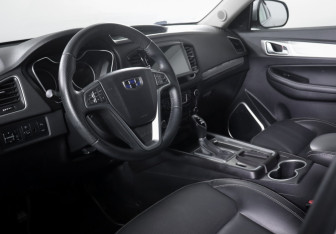Подержанный автомобиль Geely Emgrand X7 2020 года (14 фото)