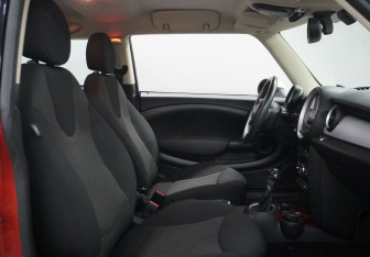 Подержанный автомобиль MINI Hatch 2013 года (11 фото)