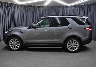 Подержанный автомобиль Land Rover Discovery 2022 года (8 фото)