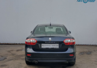 Подержанный автомобиль Renault Fluence 2012 года (6 фото)