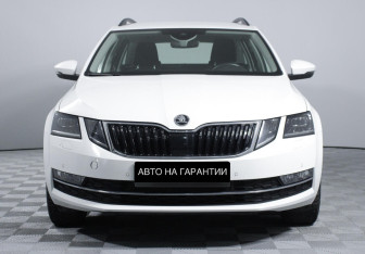 Подержанный автомобиль Skoda Octavia Wagon 2019 года (2 фото)