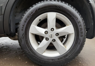 Подержанный автомобиль Nissan Qashqai 2013 года (9 фото)