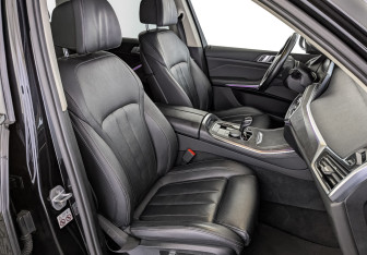 Подержанный автомобиль BMW X5 2018 года (24 фото)