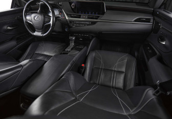 Подержанный автомобиль Lexus ES 2019 года (17 фото)