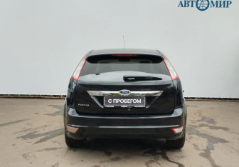 Подержанный автомобиль Ford Focus Hatchback 2009 года (6 фото)