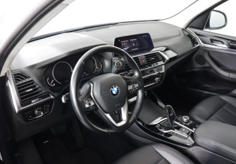 Подержанный автомобиль BMW X3 2019 года (12 фото)