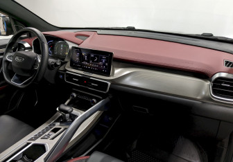 Подержанный автомобиль Geely Coolray 2023 года (18 фото)