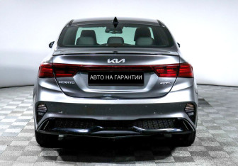Подержанный автомобиль Kia Cerato Sedan 2022 года (4 фото)
