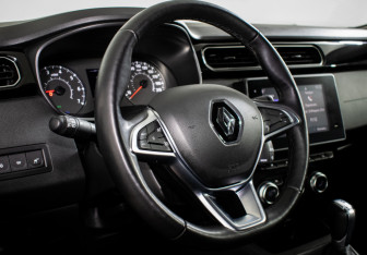 Подержанный автомобиль Renault Arkana 2019 года (13 фото)