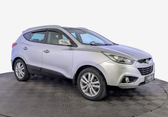 Подержанный автомобиль Hyundai ix35 2014 года (3 фото)