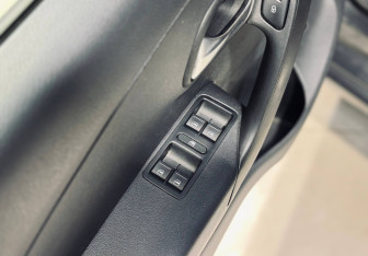 Подержанный автомобиль Volkswagen Polo Sedan 2016 года (15 фото)