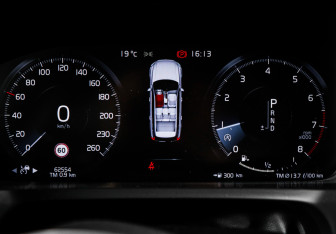 Подержанный автомобиль Volvo XC90 2019 года (11 фото)