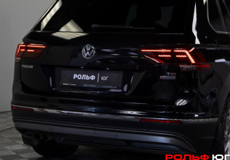 Подержанный автомобиль Volkswagen Tiguan 2017 года (22 фото)
