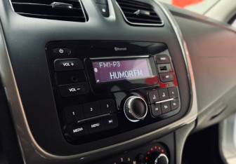 Подержанный автомобиль Renault Sandero 2021 года (14 фото)