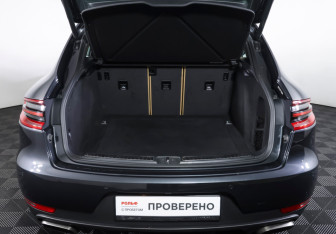 Подержанный автомобиль Porsche Macan 2018 года (9 фото)