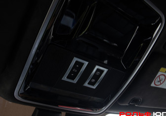 Подержанный автомобиль Land Rover Range Rover 2014 года (27 фото)