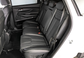 Подержанный автомобиль Hyundai Santa Fe 2022 года (18 фото)