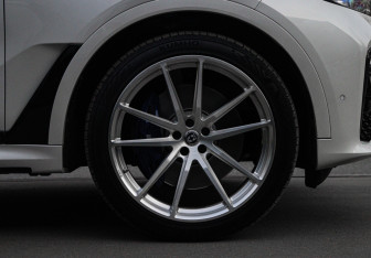 Подержанный автомобиль BMW X7 2019 года (39 фото)