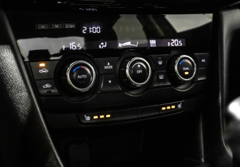 Подержанный автомобиль Mazda 6 Sedan 2014 года (16 фото)