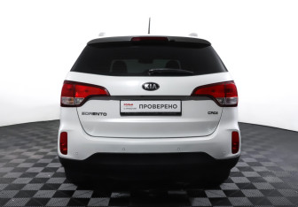 Подержанный автомобиль Kia Sorento 2014 года (6 фото)
