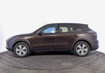 Подержанный автомобиль Porsche Cayenne 2019 года (8 фото)