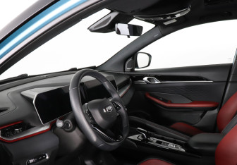 Подержанный автомобиль Geely Coolray 2023 года (9 фото)