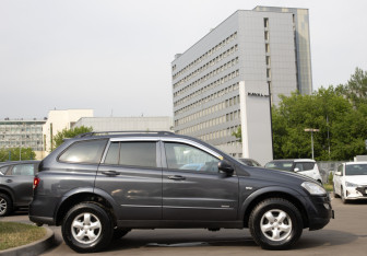 Подержанный автомобиль SsangYong Kyron 2009 года (3 фото)